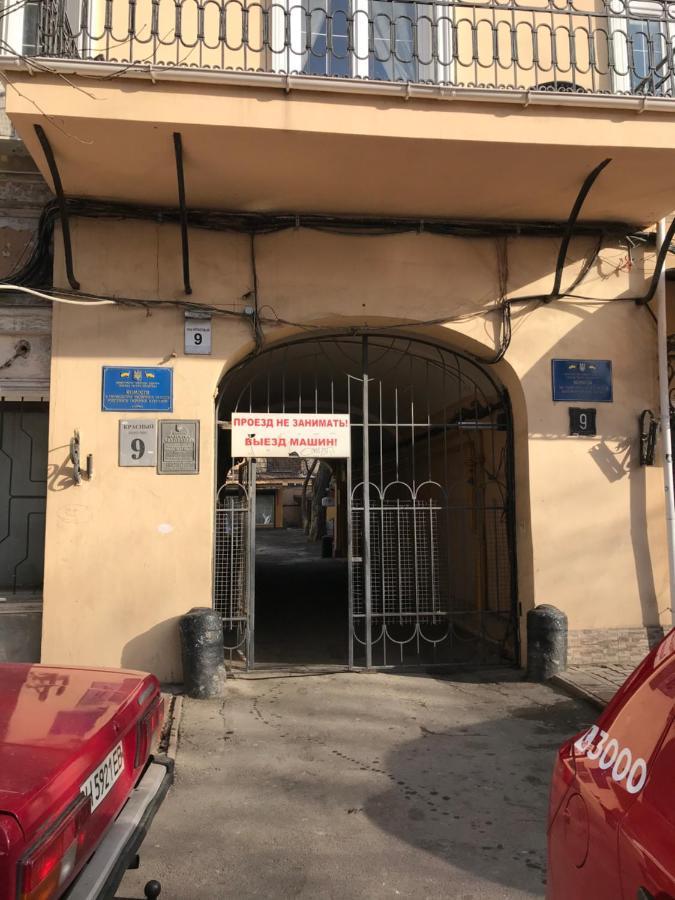 Трирівневий Лофт Із Спальнею-Укриттям Self Check-In 247 Odessa Exterior foto